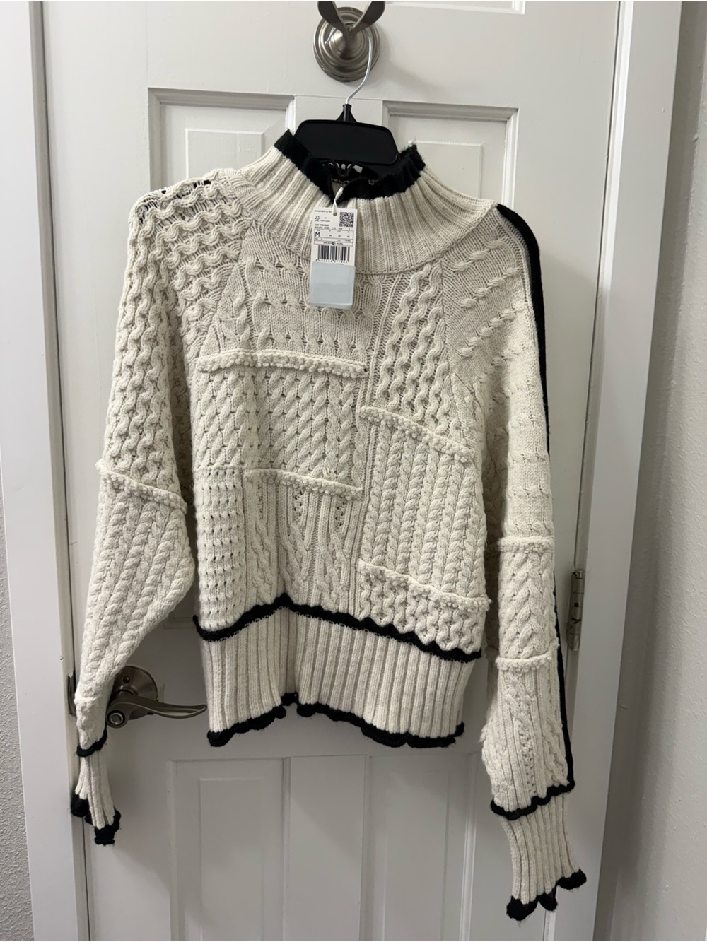 NWT MANGO Chunky Cream Cable Knit Sweater with Black Trim, Sz M